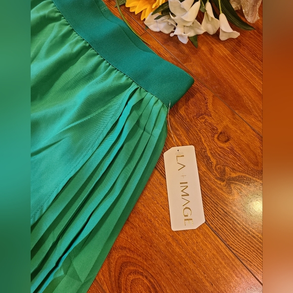 LA+IMAGE Green Athletic Pleated Skort Size Large - Picture 3 of 9